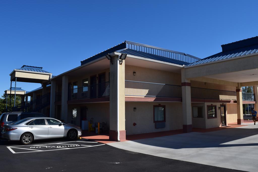 Royal Inn & Suites Douglasville Exterior foto