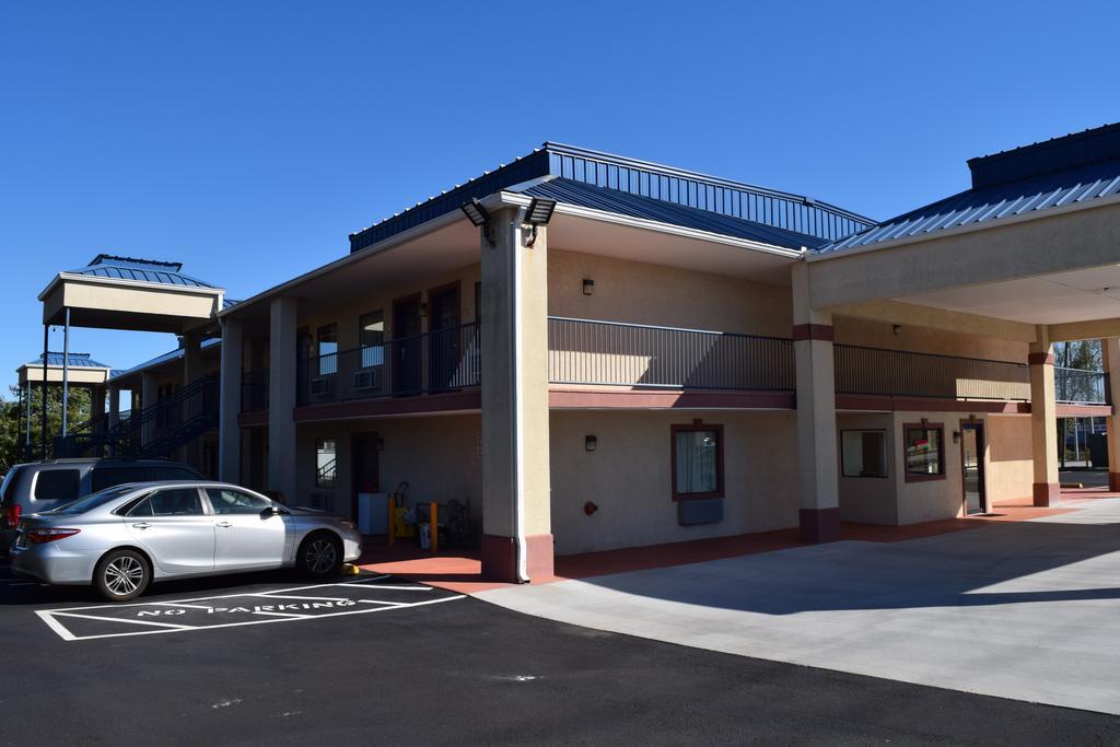 Royal Inn & Suites Douglasville Exterior foto